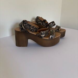 QUPID Women's Platform Sandals Ankle Strap Women's Snakeskin Sandals block heel